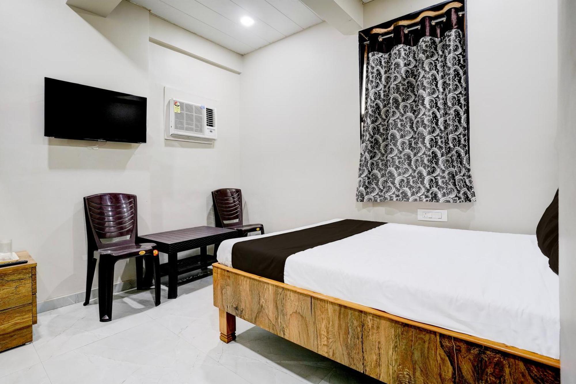 Super Hotel O Divine Fine Dine Lodging And Boarding Kalyān Exterior foto