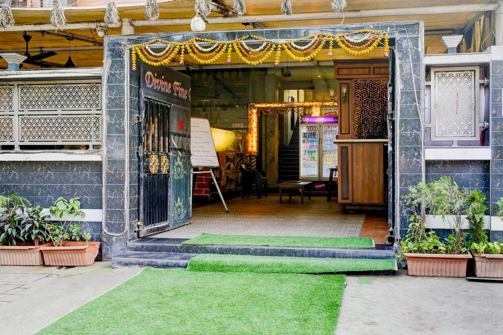 Super Hotel O Divine Fine Dine Lodging And Boarding Kalyān Exterior foto