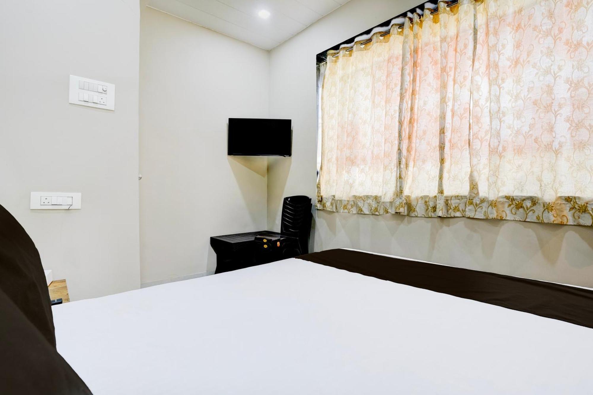 Super Hotel O Divine Fine Dine Lodging And Boarding Kalyān Exterior foto
