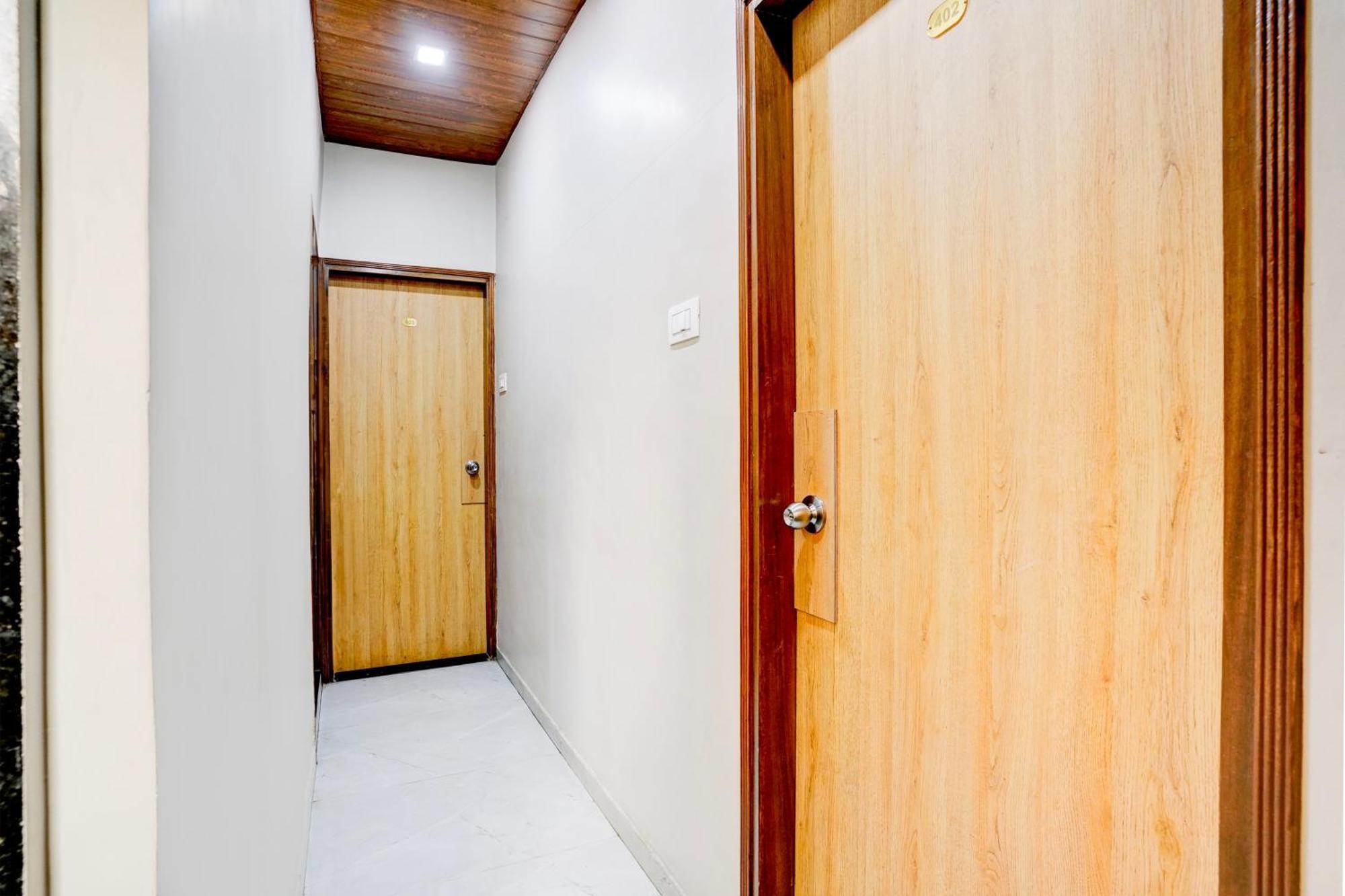 Super Hotel O Divine Fine Dine Lodging And Boarding Kalyān Exterior foto